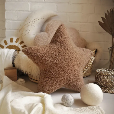 Star-Shaped Sherpa Cushion - Camel